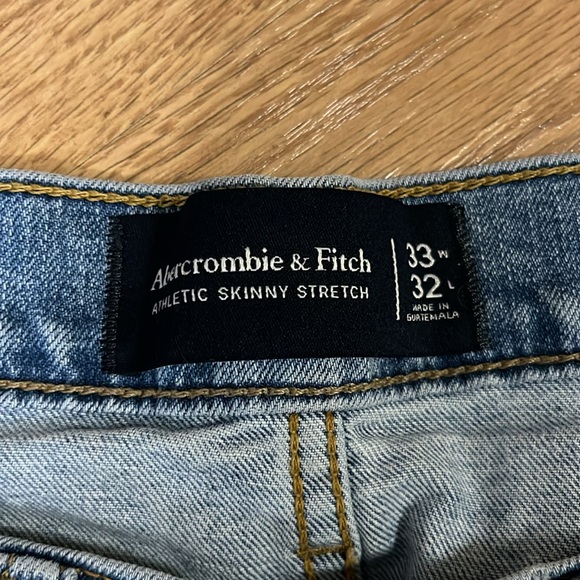 Abercrombie Athletic Skinny Stretch Jeans size 33/32 distressed with holes - Picture 4 of 11